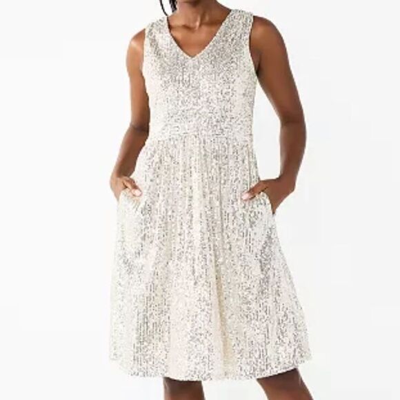 Nwt Women's DRAPER JAMES RSV V-Neck Sequin Dress
by DRAPER JAMES RSVP SZ 8 - Picture 1 of 16